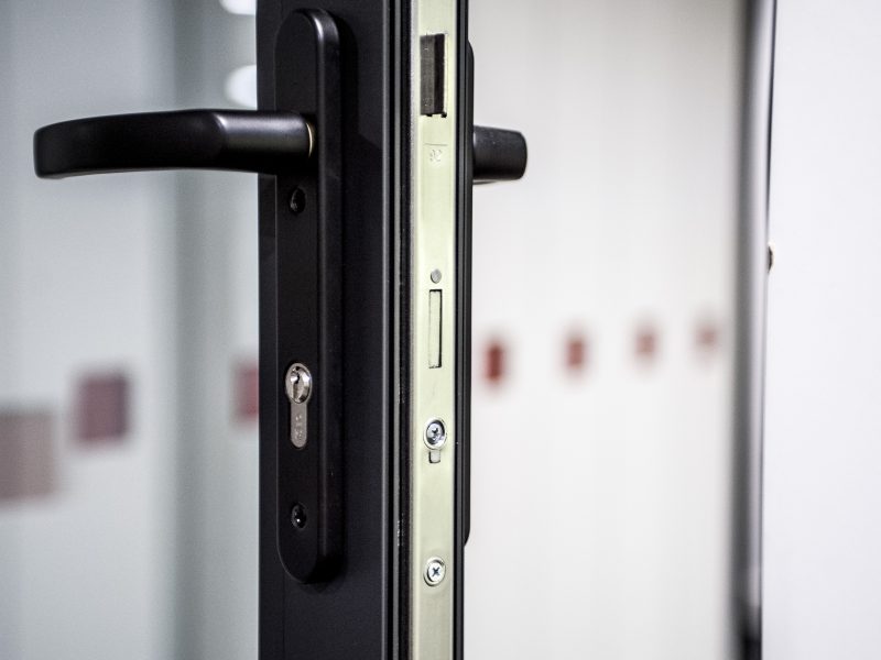 Optio BSC94 Lift & Slide Doors Carmarthen hardware