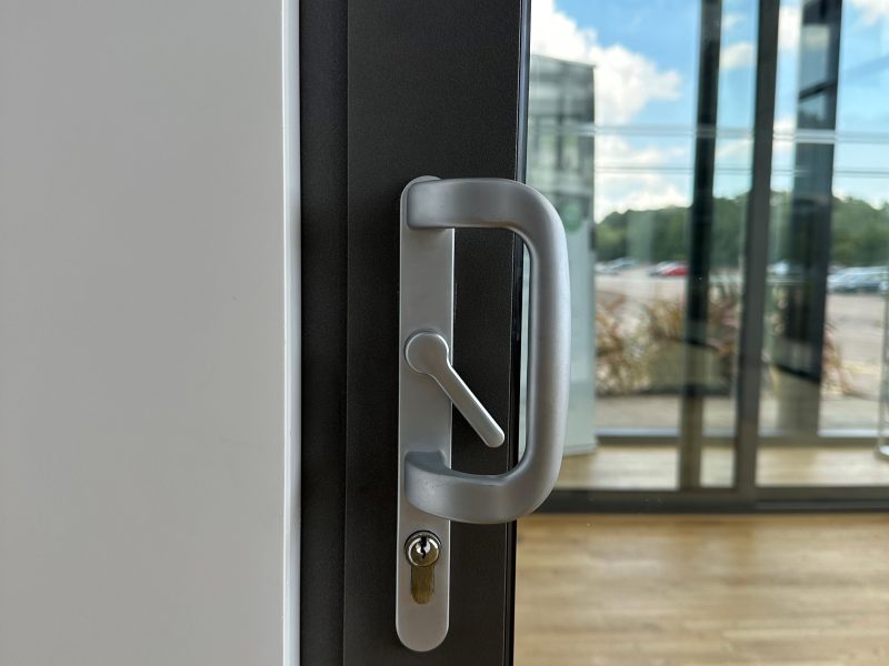 Optio BSC94 Lift & Slide Doors Carmarthen hardware